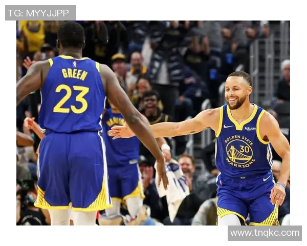 勇士与雷霆激战G6西部决赛CCTV5直播精彩瞬间回顾